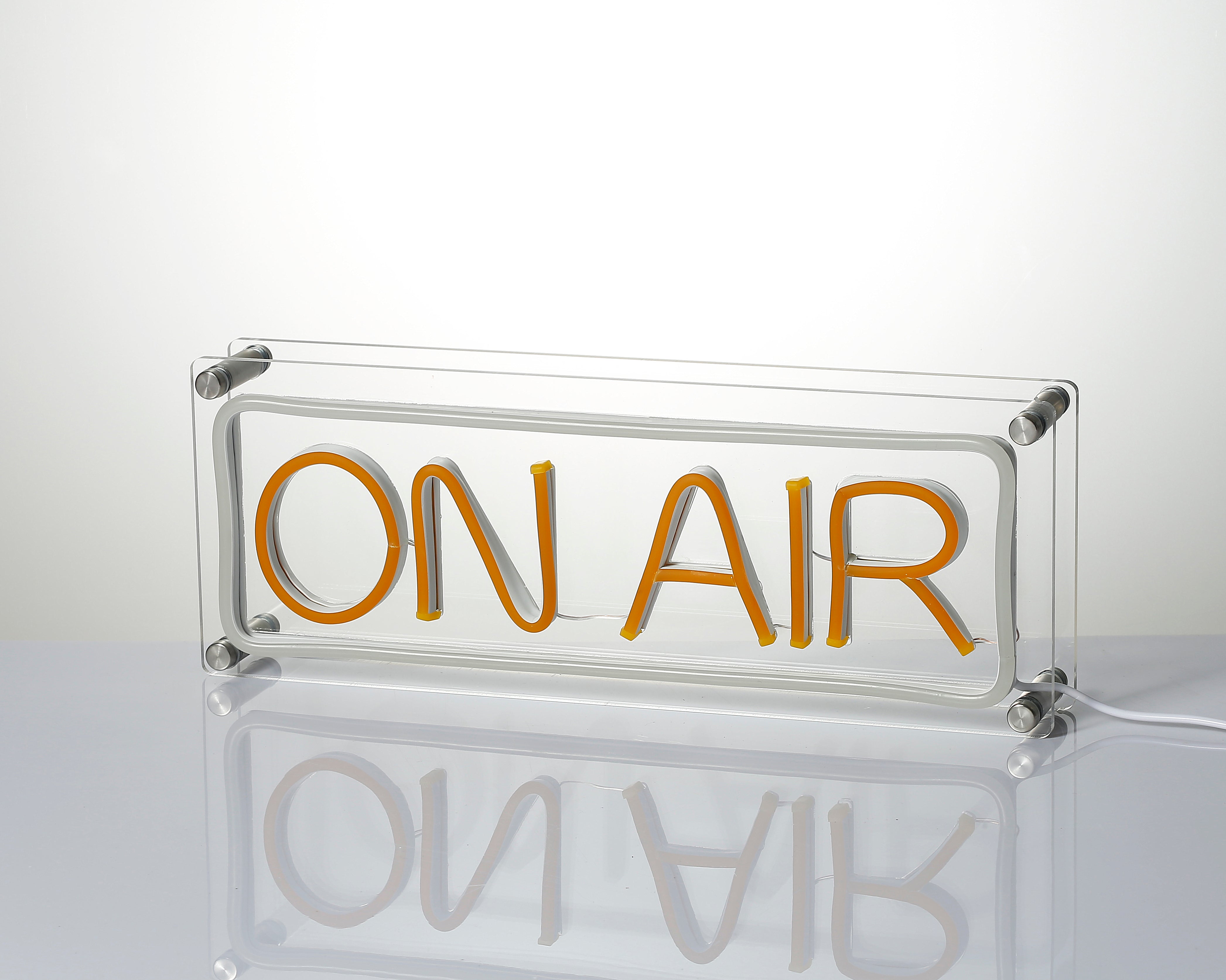 "On Air" Schreibtisch LED Neonschrift