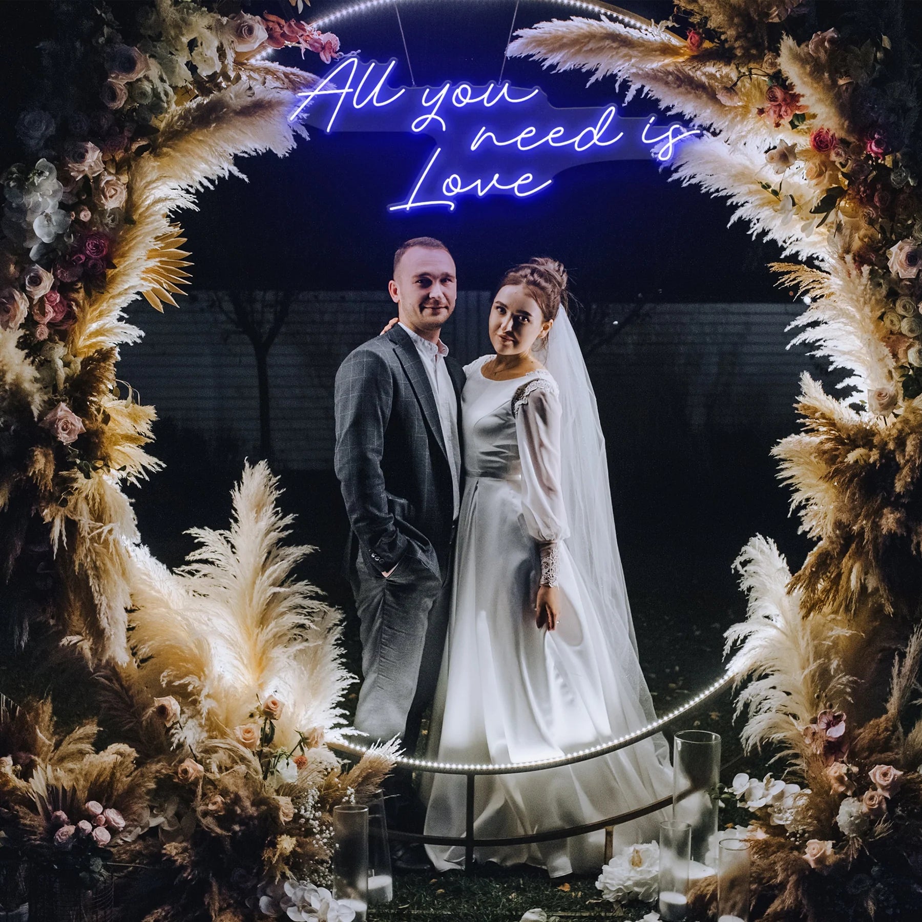„All You Need Is Love“ – LED Neon Sign für unvergessliche Hochzeitsmomente