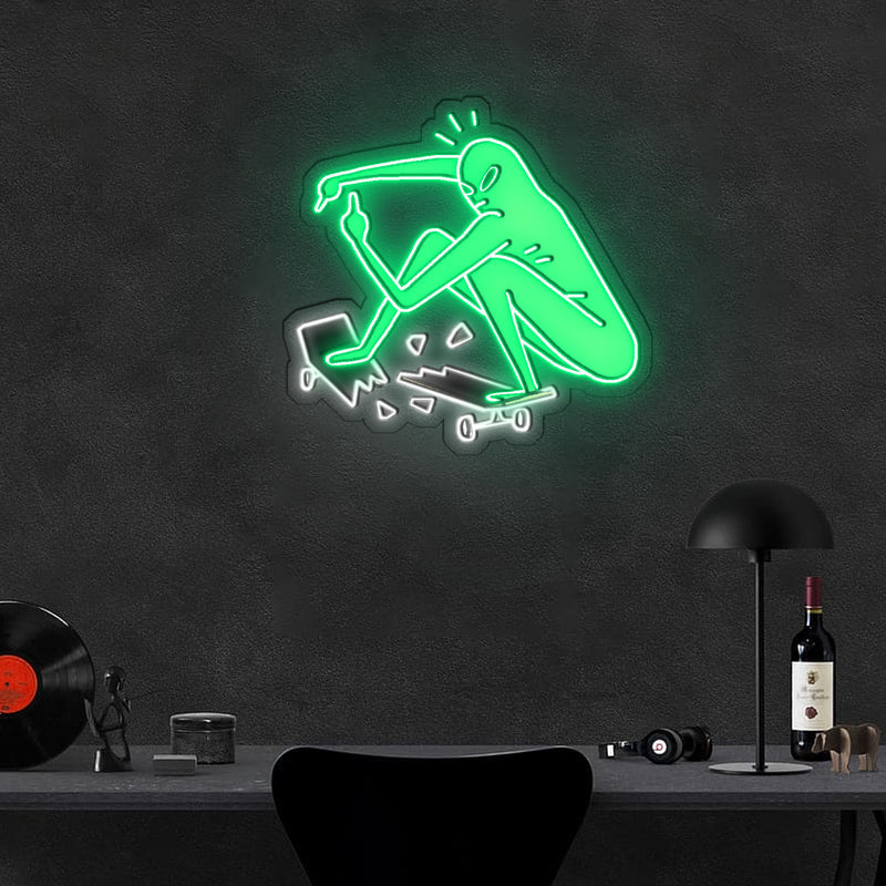 Außerirdische Neonlichter auf Skateboard
