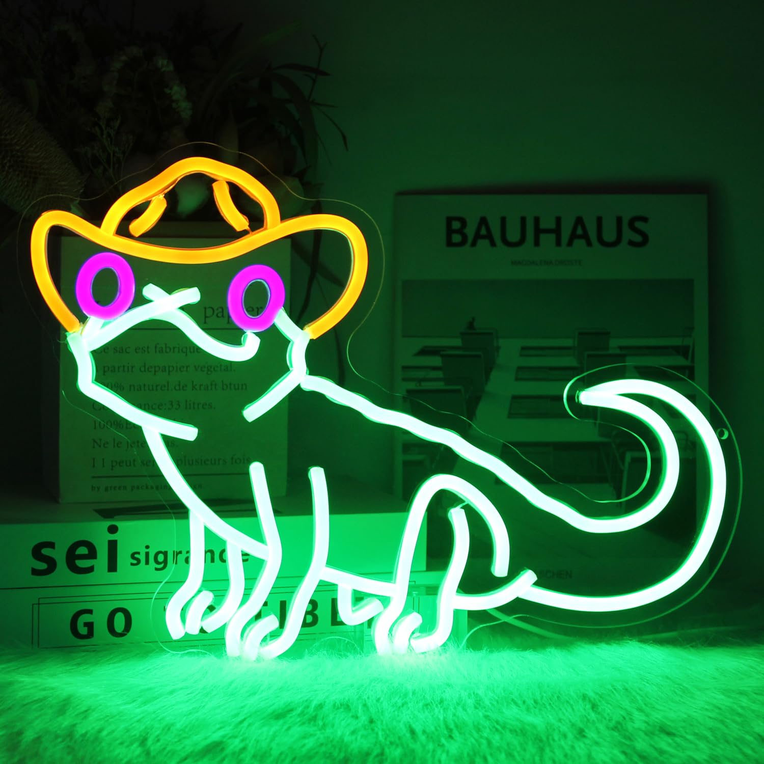 Grüne Leguan Neonlampe mit Cowboyhut – Coole Reptilien LED-Deko