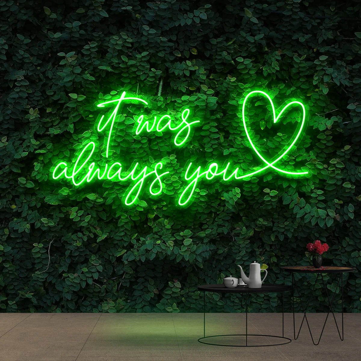 „It Was Always You 2.0“ – Ihr leuchtendes Liebesbekenntnis in Neon