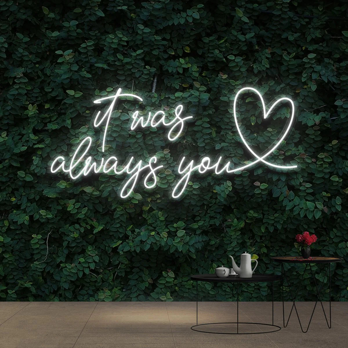 „It Was Always You 2.0“ – Ihr leuchtendes Liebesbekenntnis in Neon