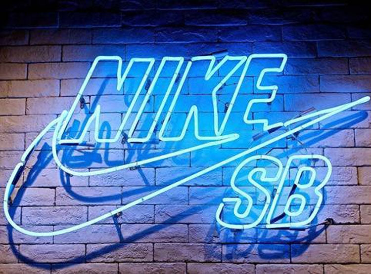 "NK SB" Neonschrift