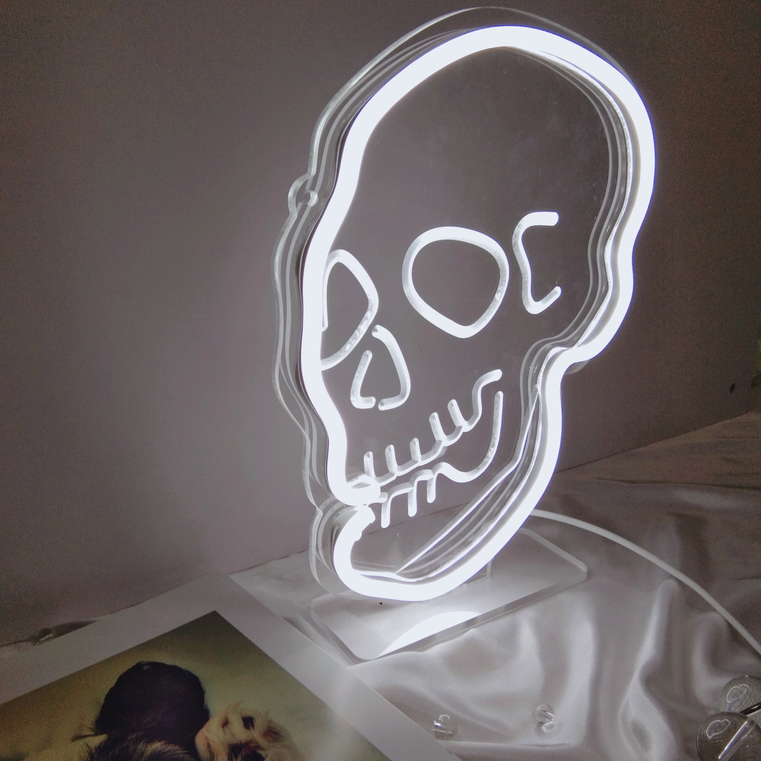 "Schädel" Schreibtisch LED Neonschrift