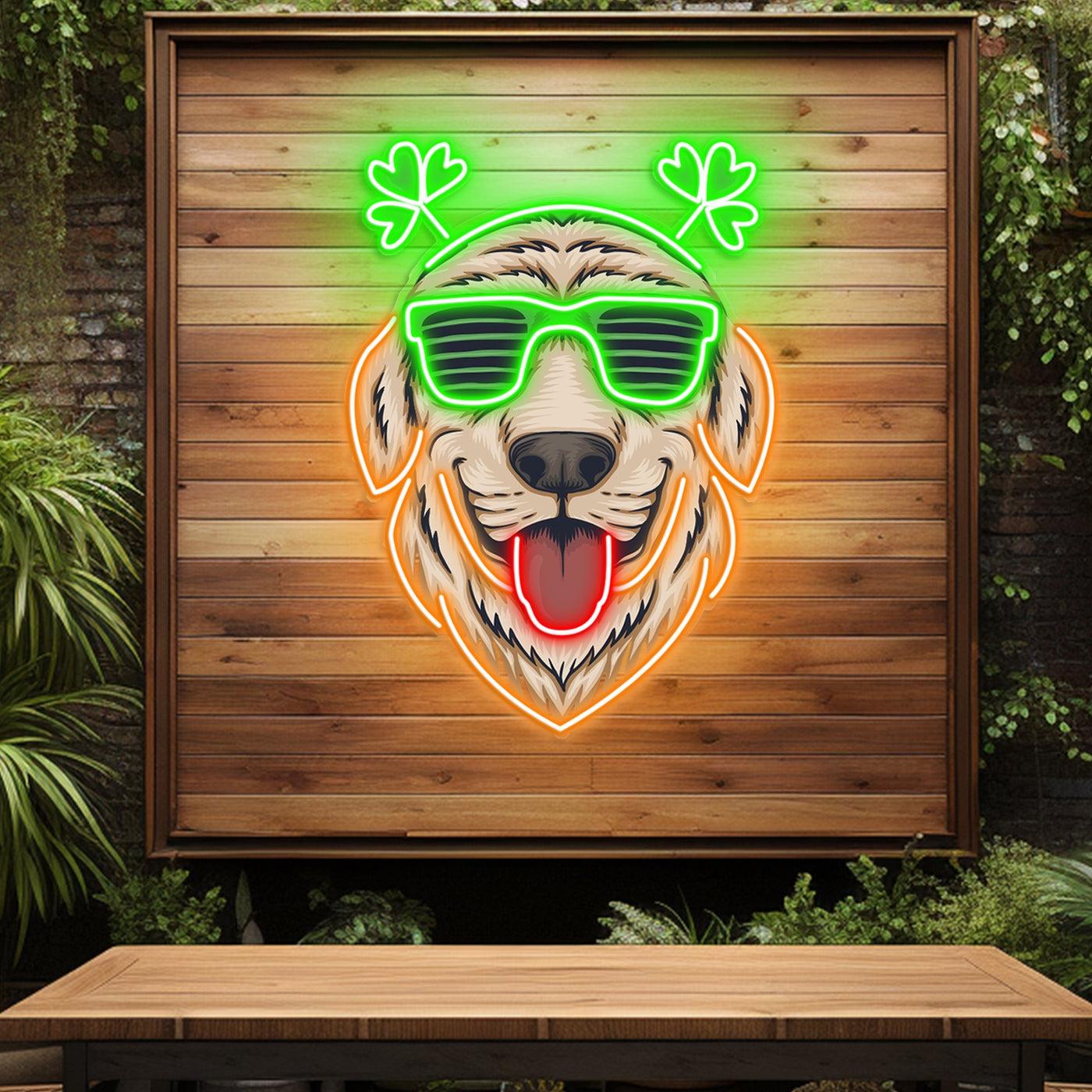 St. Patrick's Day Cooler Hund mit Brille, lächelndes Gesicht – LED Neon Acryl Kunstwerk