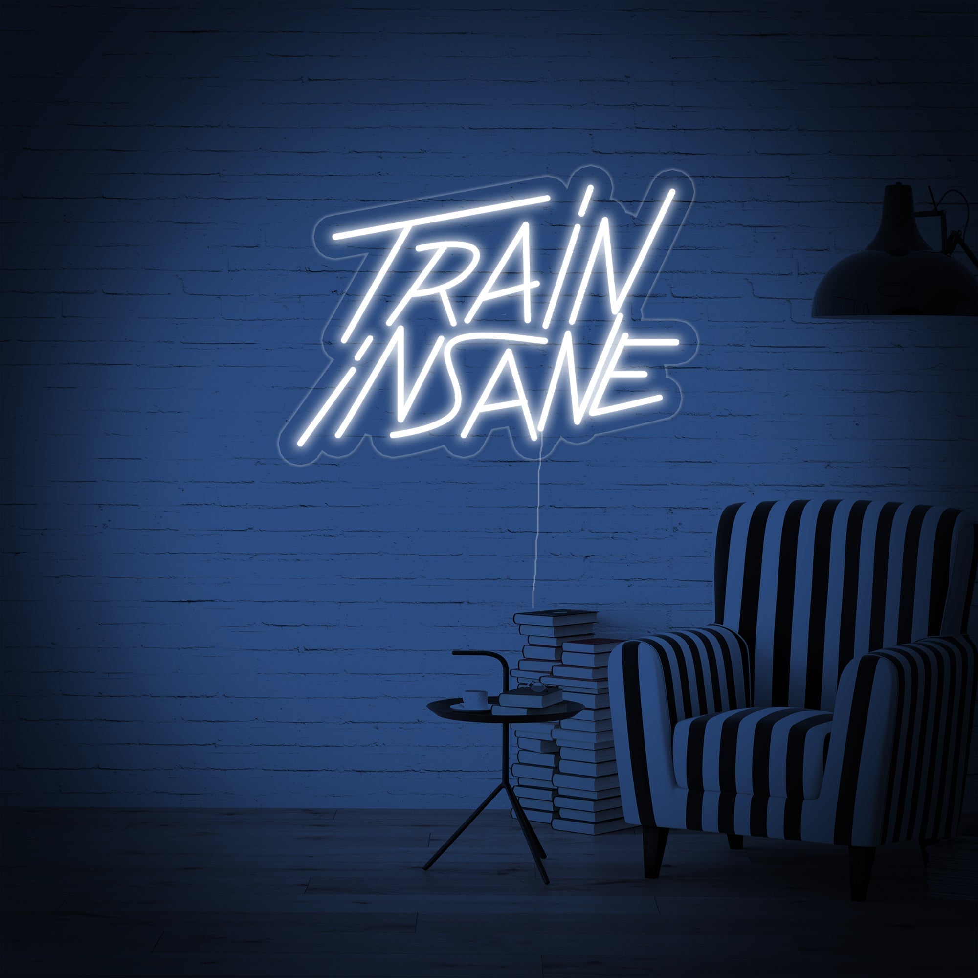 "Train Insane" Neonschrift